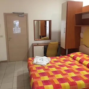 New Happy Hotel